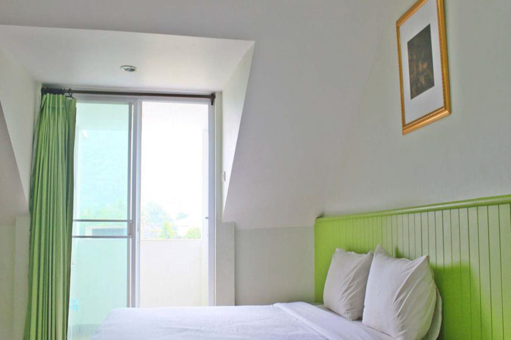 Nine Inn @ Town Phuket Exterior photo