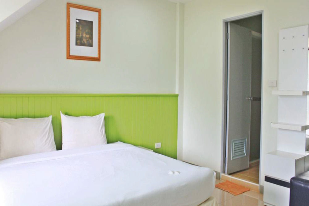 Nine Inn @ Town Phuket Exterior photo