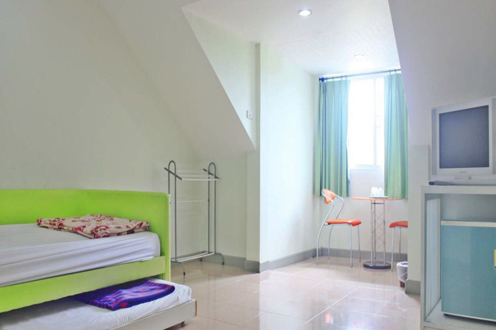 Nine Inn @ Town Phuket Exterior photo