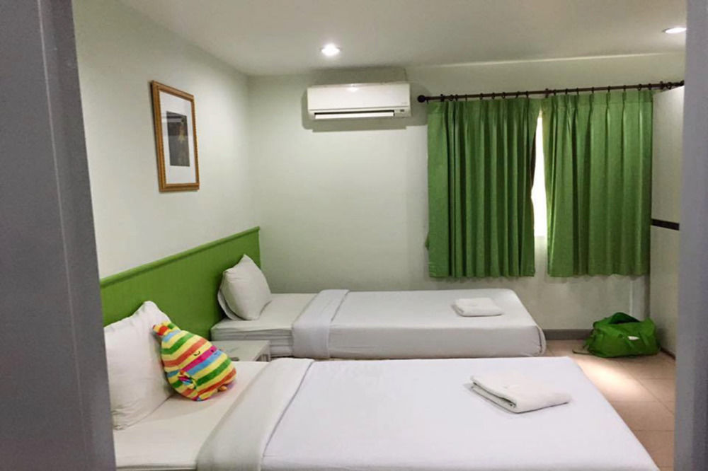 Nine Inn @ Town Phuket Exterior photo