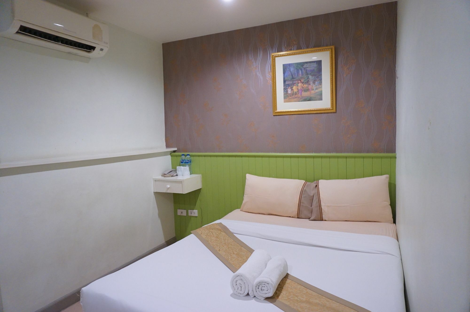 Nine Inn @ Town Phuket Exterior photo